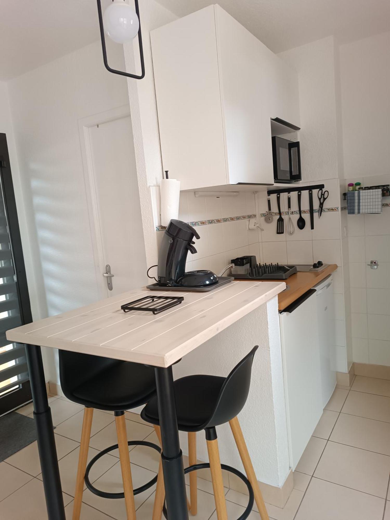 Studio Renove Dans Residence De Vacances Avec Grande Piscine Chauffee, Parking Et Terrasse Агде Екстериор снимка