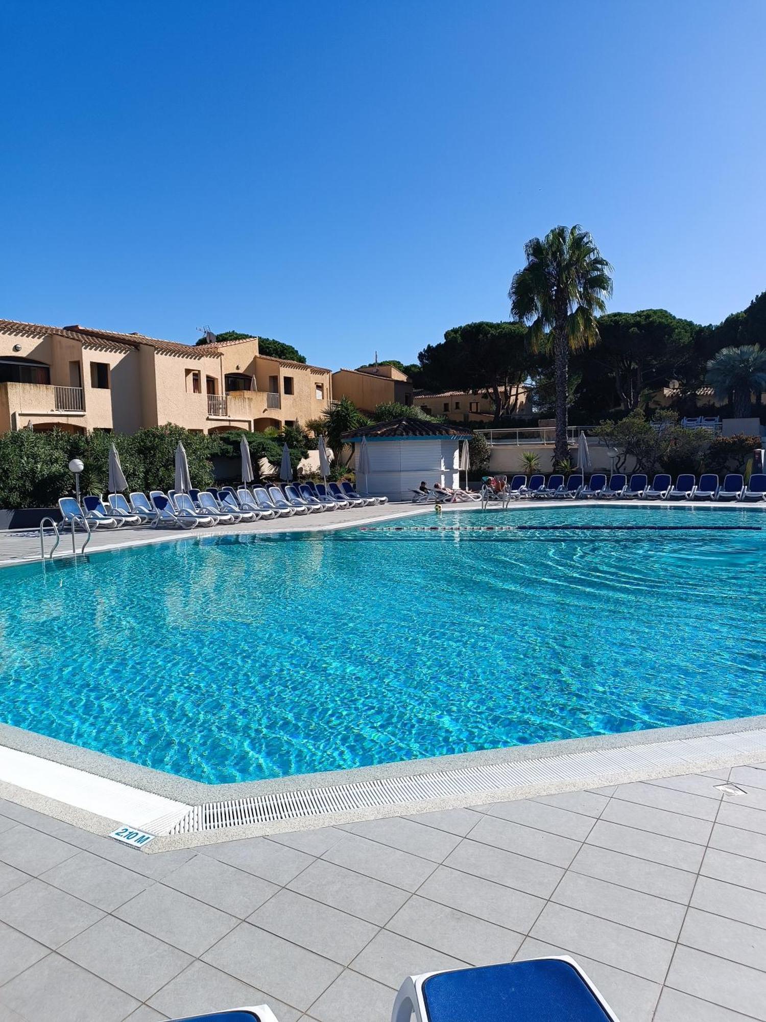 Studio Renove Dans Residence De Vacances Avec Grande Piscine Chauffee, Parking Et Terrasse Агде Екстериор снимка